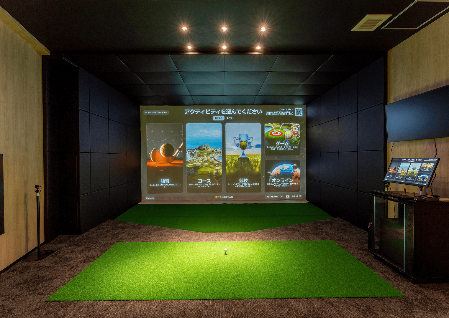 2Fフロアに集約した
個室と専用スペース。 - 2