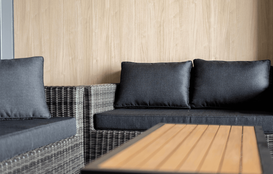 2Fフロアに集約した
個室と専用スペース。 - 外観